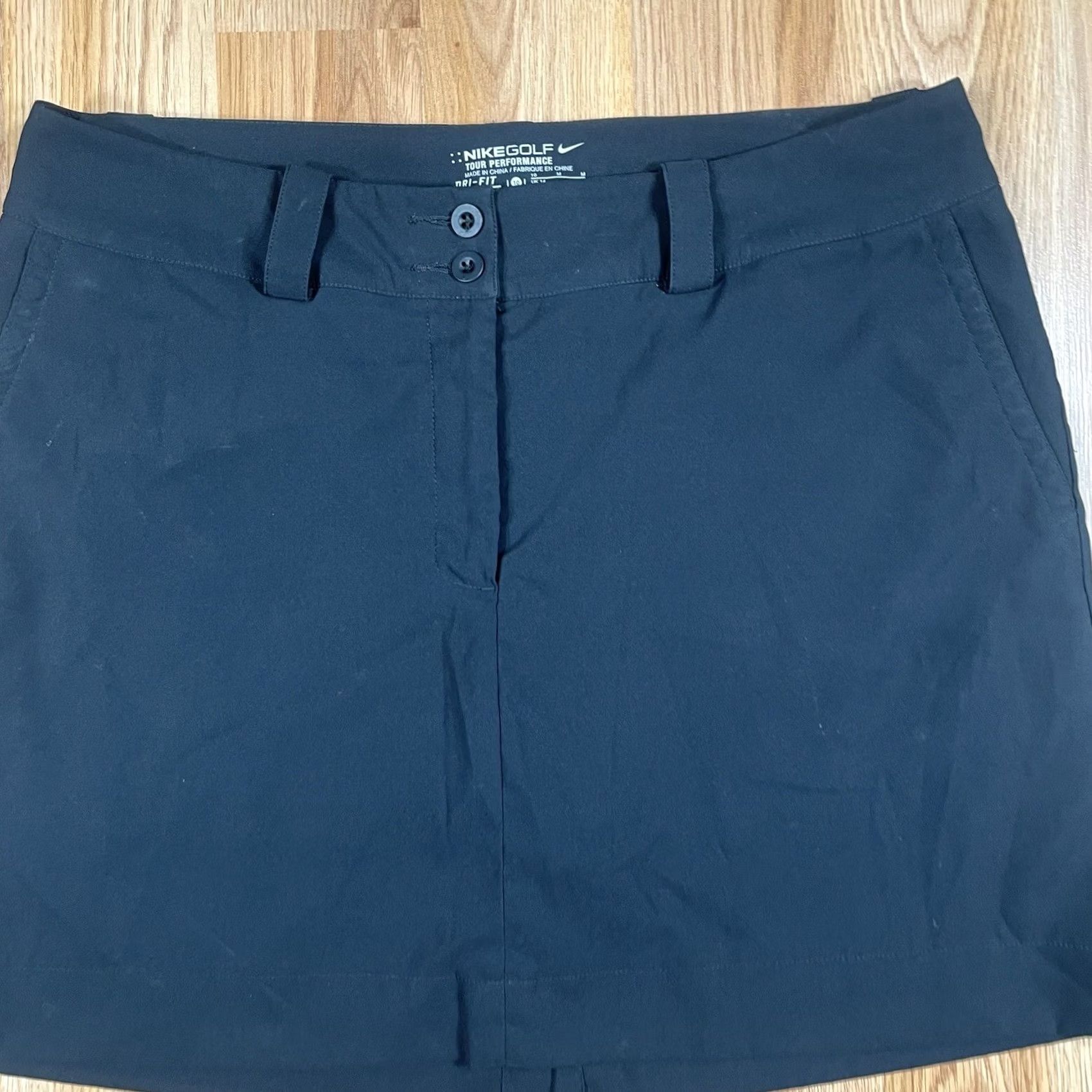 Nike Nike Golf Skort Womens M Medium Dri-Fit Black Pull-on Zipper Pocket Above Knee Skort Women Nike Golf Skort Black M Medium Dri-Fit Pockets Above Knee Size 32" / US 10 / IT 46 - 2 Thumbnail