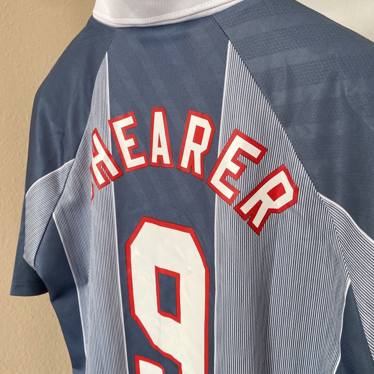 Vintage Vintage Jersey England Umbro 1996 -Shearer 9 Size US L / EU 52-54 / 3 - 11 Thumbnail