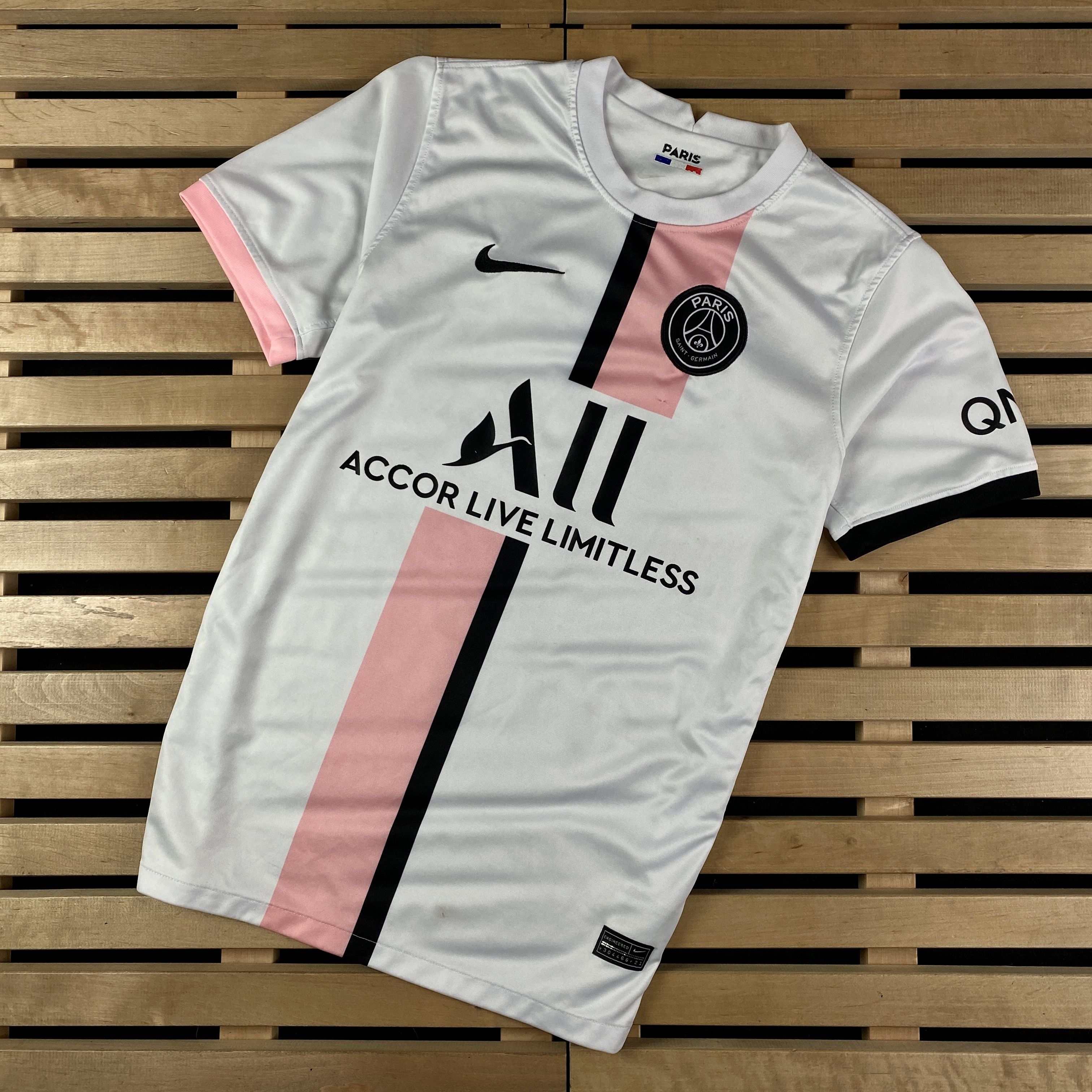 Chanel psg jersey clearance