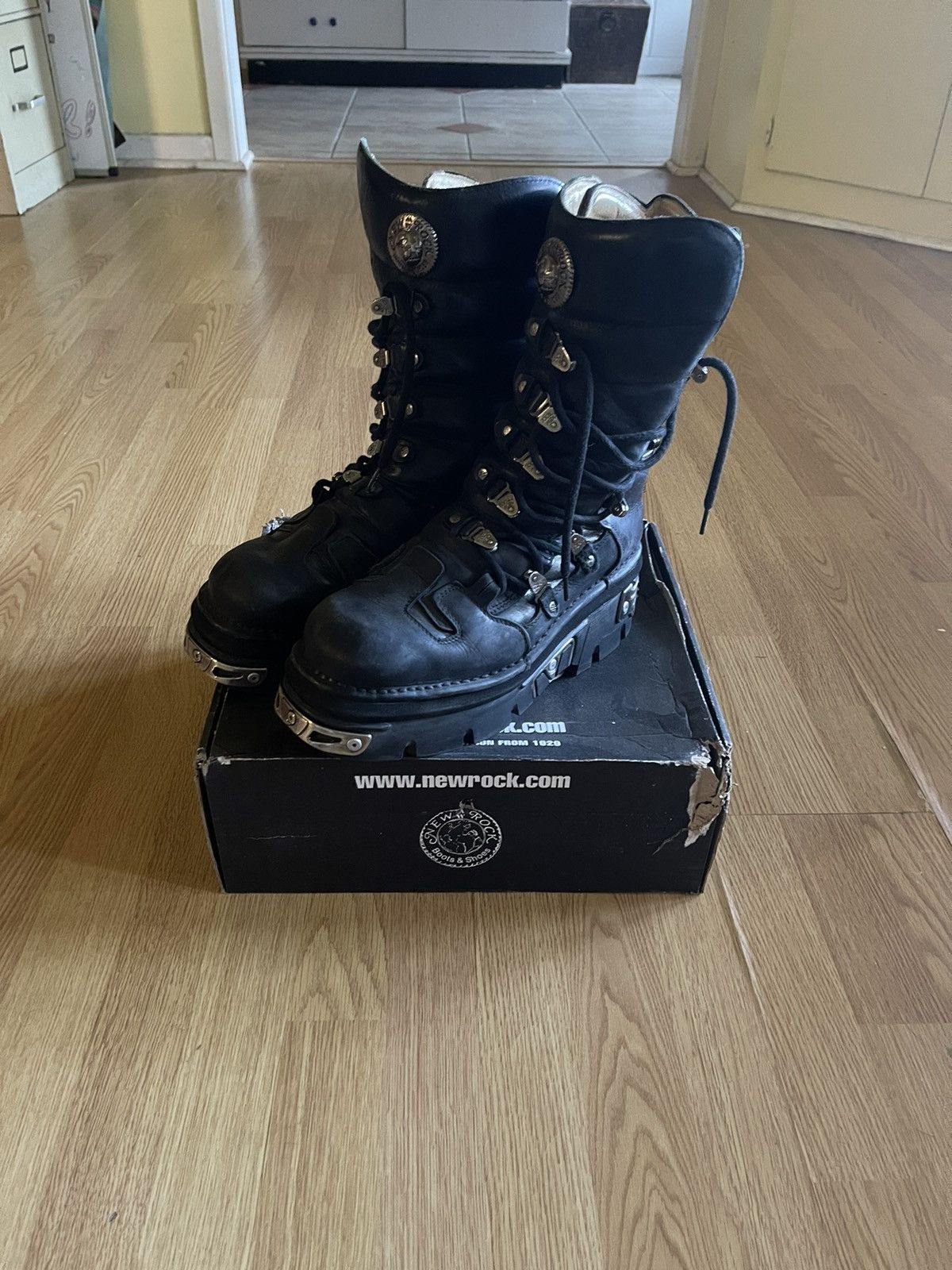 New Rock New Rock Black Leather high top lace up boots QUAKE New Rock New Rock Black Leather high top lace up boots QUAKE