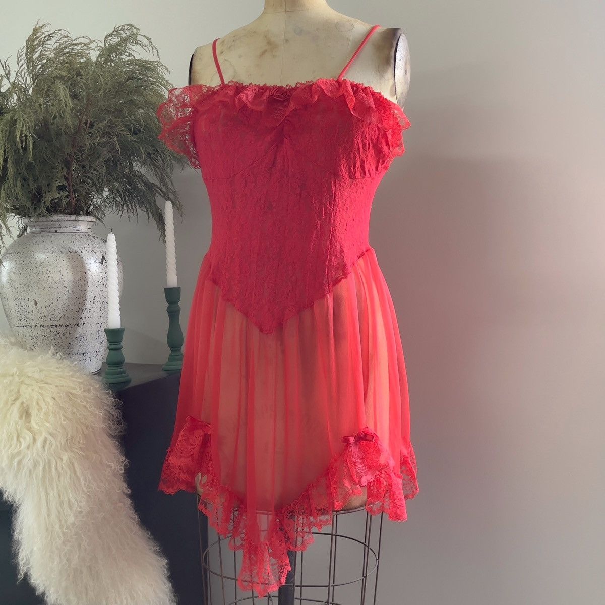 Vintage Romantic Red Lace Ruffled Sheer Slip Dress (M-L) Size L / US 10 / IT 46 - 3 Thumbnail