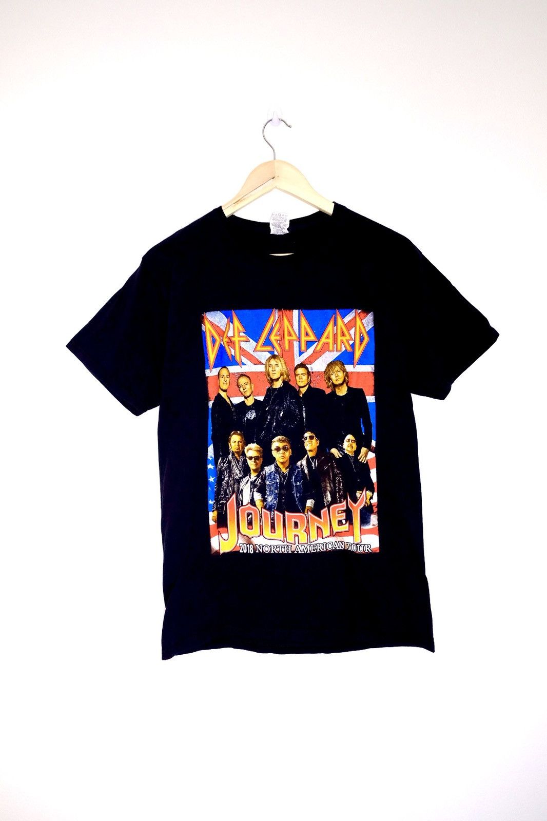 フェイド感⭐️⭐️Journey Def Leppard 2018 ツアーTシャツ Def Leppard Journey 2018 Tour Shirt | Grailed