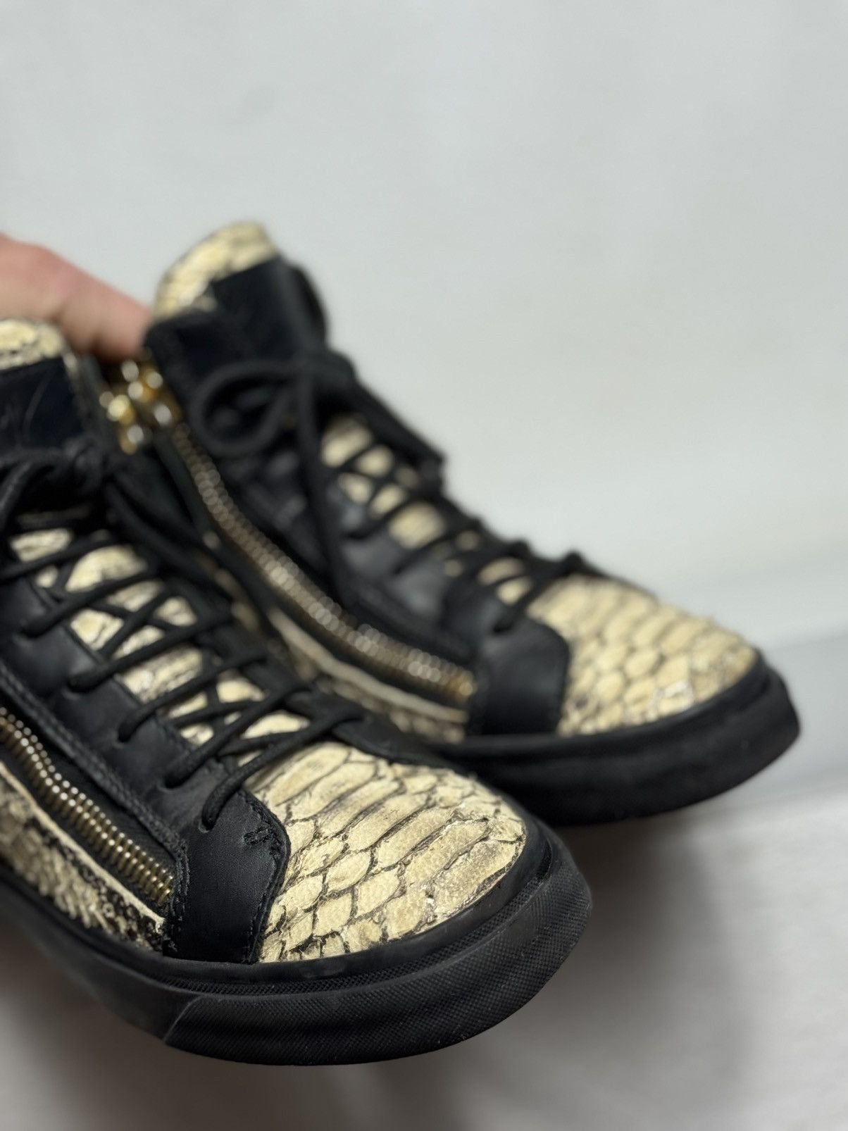 Giuseppe Zanotti Guiseppe Zanotti High Top Sneakers Size 36 Size US 6 / IT 36 - 7 Thumbnail
