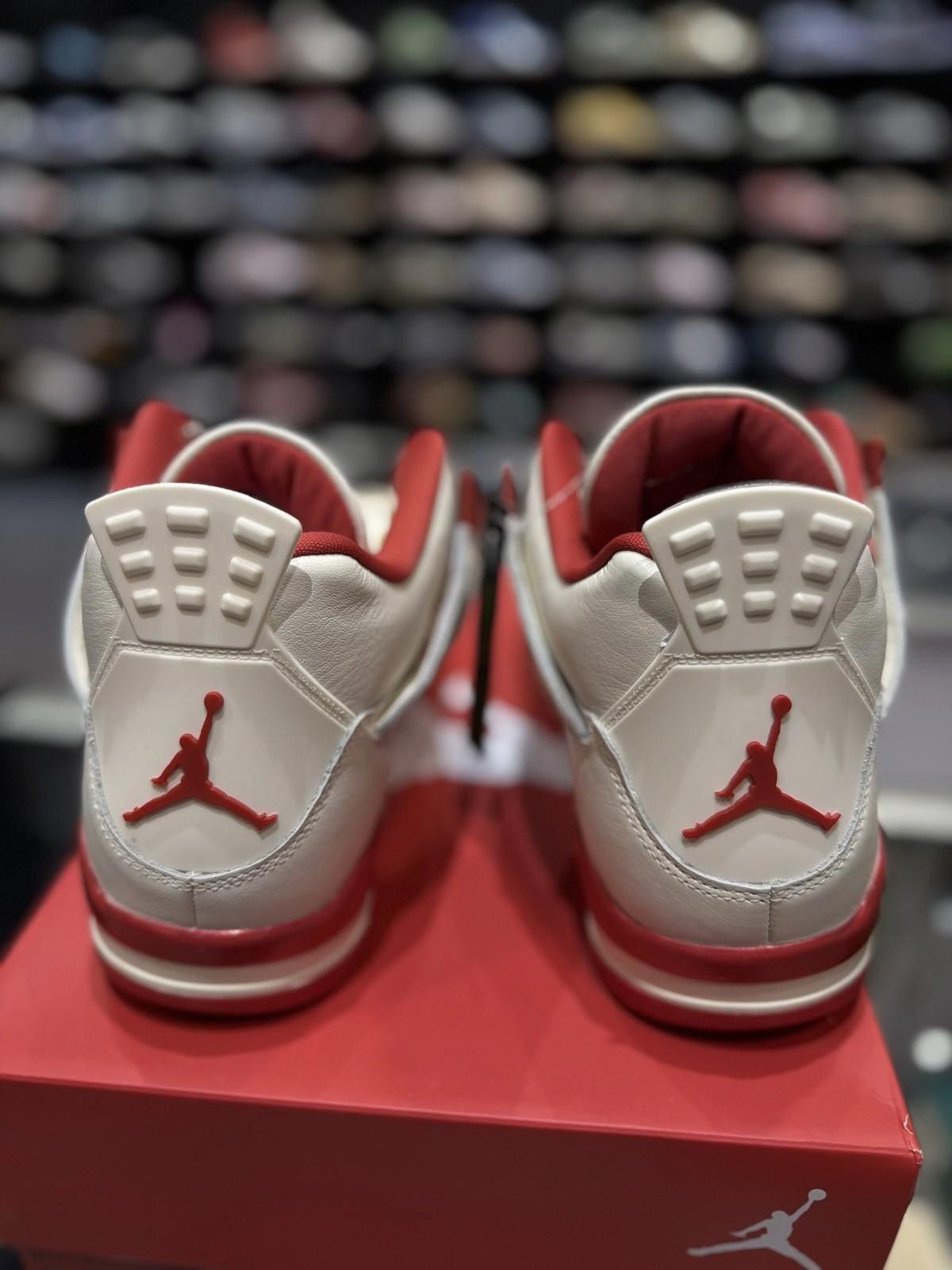 Jordan Brand Nike Air Jordan 4 Retro Valentines Day Size 13.5W / 12M Size US 12 / IT 42 - 4 Thumbnail