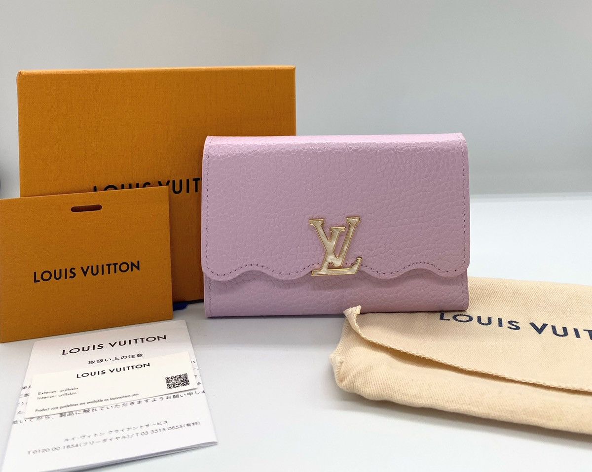 Louis Vuitton Louis Vuitton Portefeuille Capucines Compact Trifold Wallet Size ONE SIZE - 1 Thumbnail
