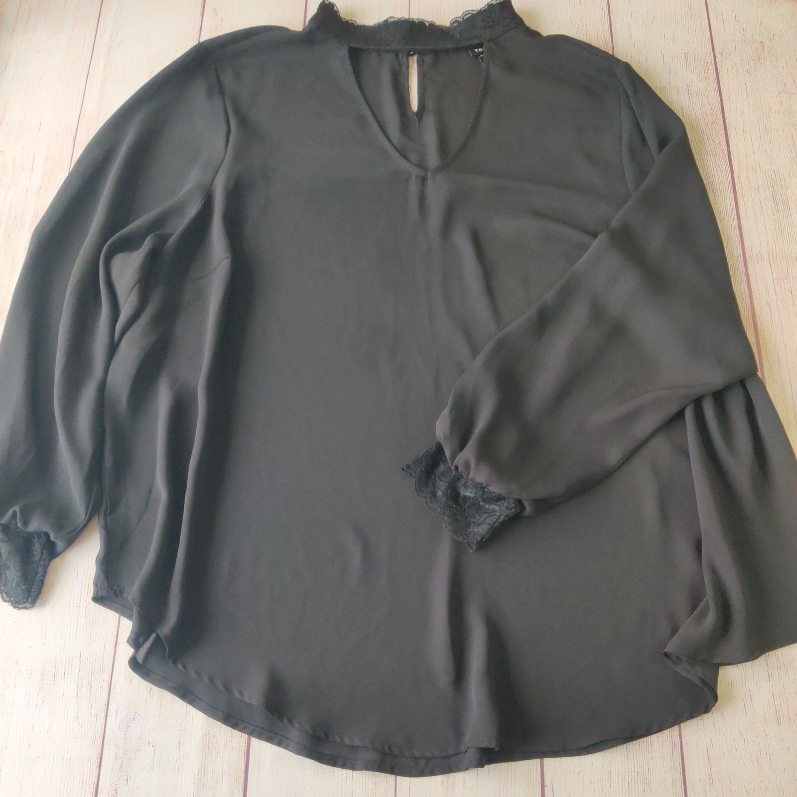 Torrid Torrid Georgette lace trimmed mock neck keyhole blouse sz 3 Size 3XL / US 20-22 - 7 Thumbnail