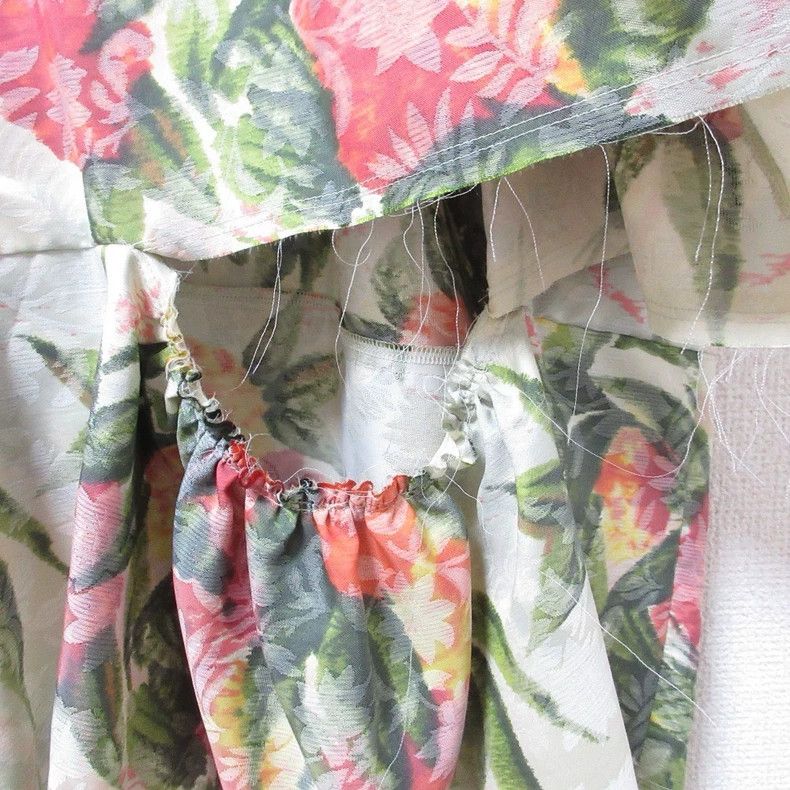 Comme des Garcons Comme Des Garcons size M Beige Retro Floral Design Skirt Size 24" / US 00 / IT 34 - 7 Thumbnail