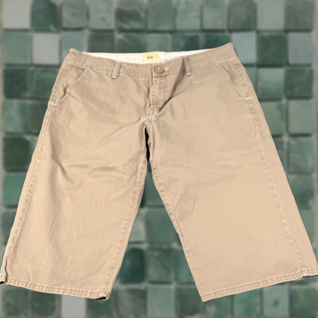 Levi's Y2K 00s Levis Beige Khaki Chino Capris Cropped Pants Size 16 Neutral Workwear Size 38" / US 16 / IT 52 - 1 Thumbnail