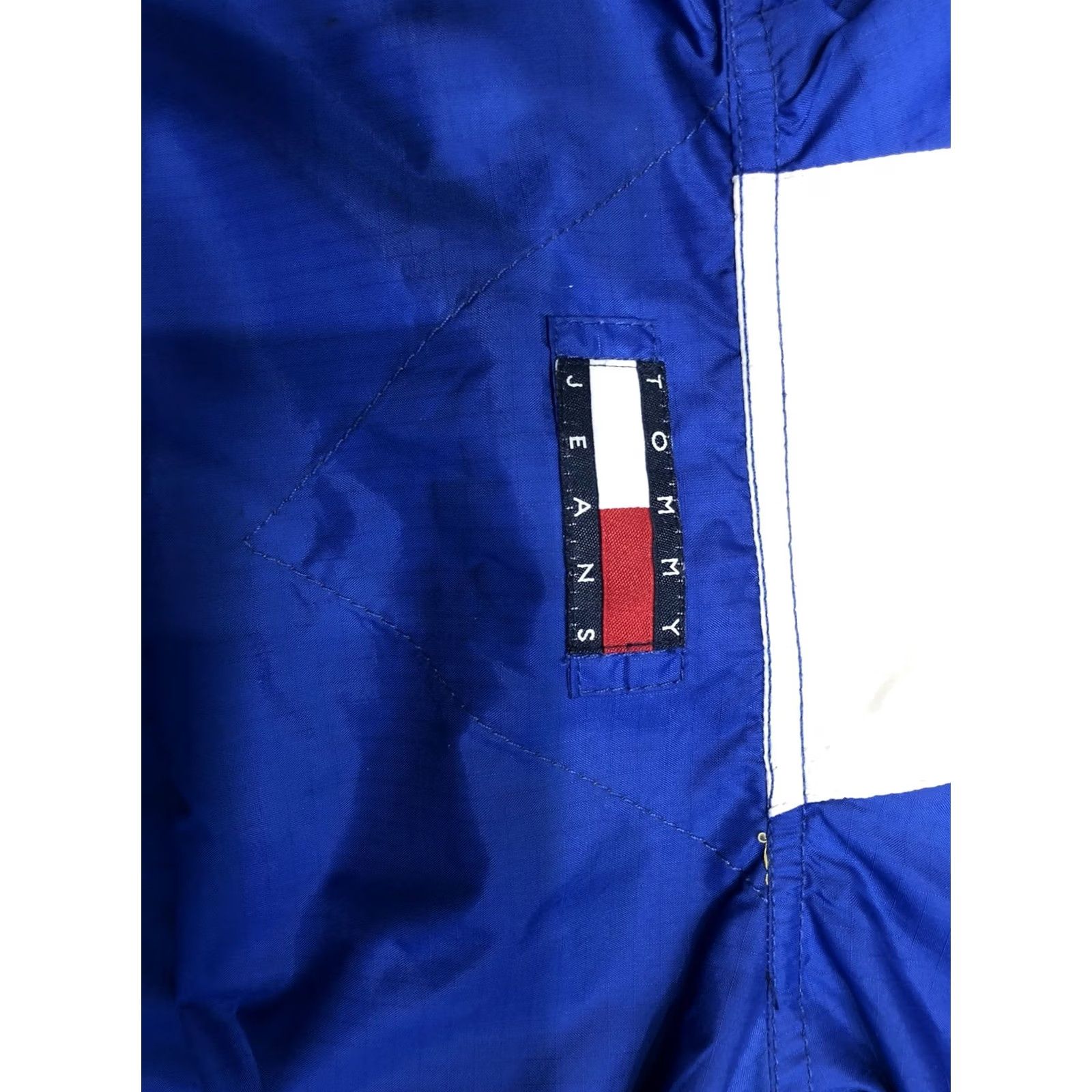 Tommy Hilfiger VTG Tommy Hilfiger Jeans Spell Out Flag Logo Windbreaker Hooded Jacket L Men Blue 90s Logo Size US 33 - 7 Thumbnail