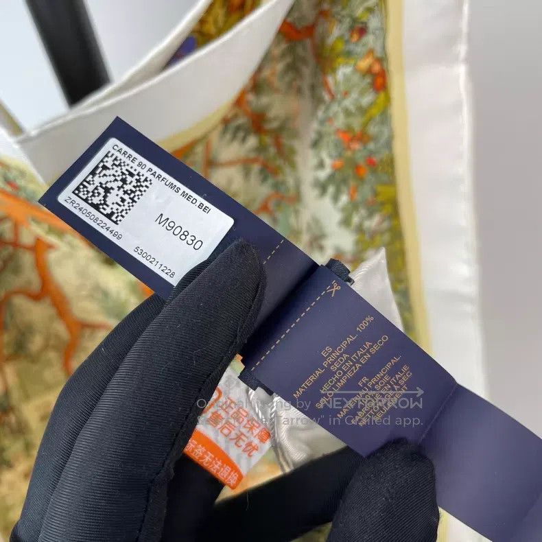 Louis Vuitton Louis Vuitton Mediterranean-scented silk square scarf Size ONE SIZE - 6 Thumbnail