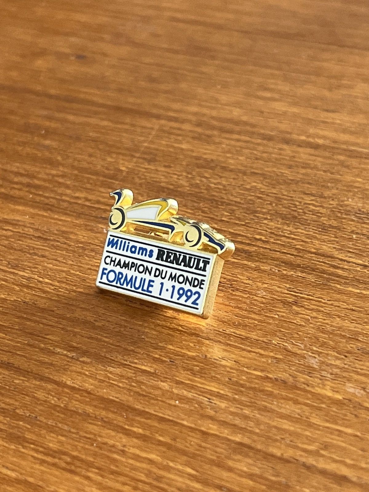 Formula 1 Renault Williams Formula One 1992 world champion vintage pin Size ONE SIZE - 2 Thumbnail