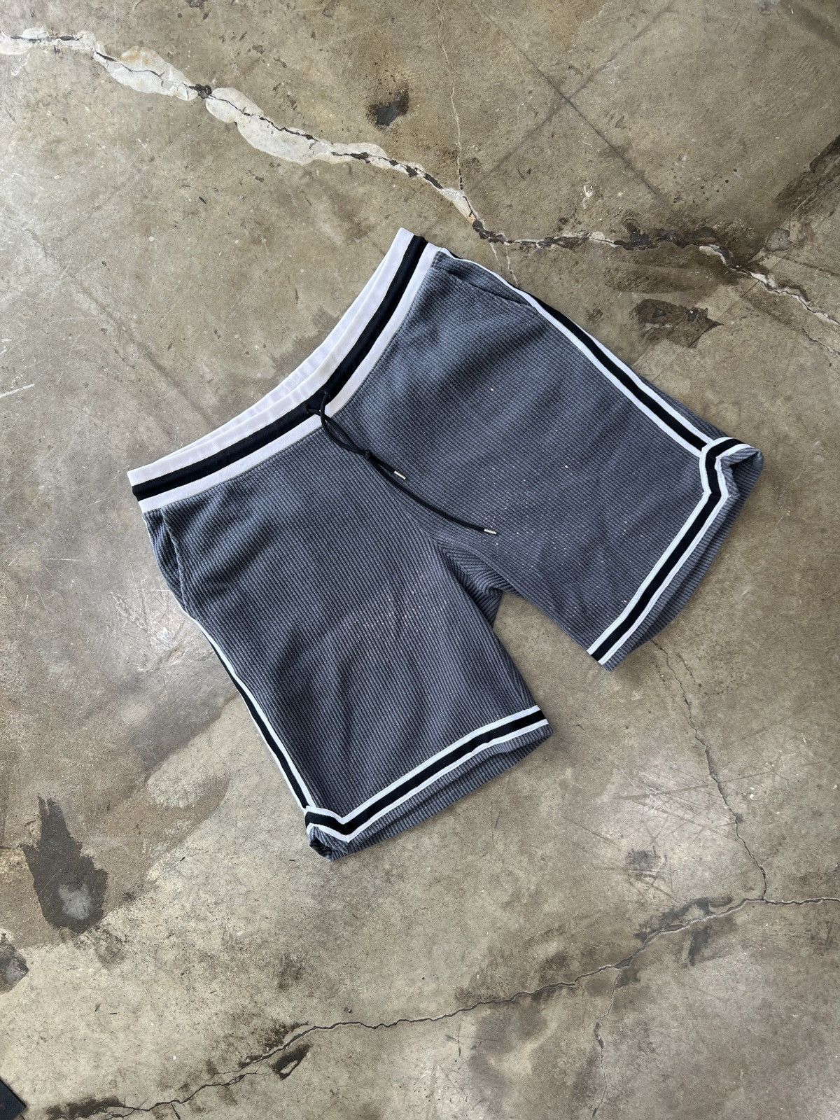 John Elliott John Elliot Shorts Sz. XL Size US 36 / EU 52 - 1 Thumbnail