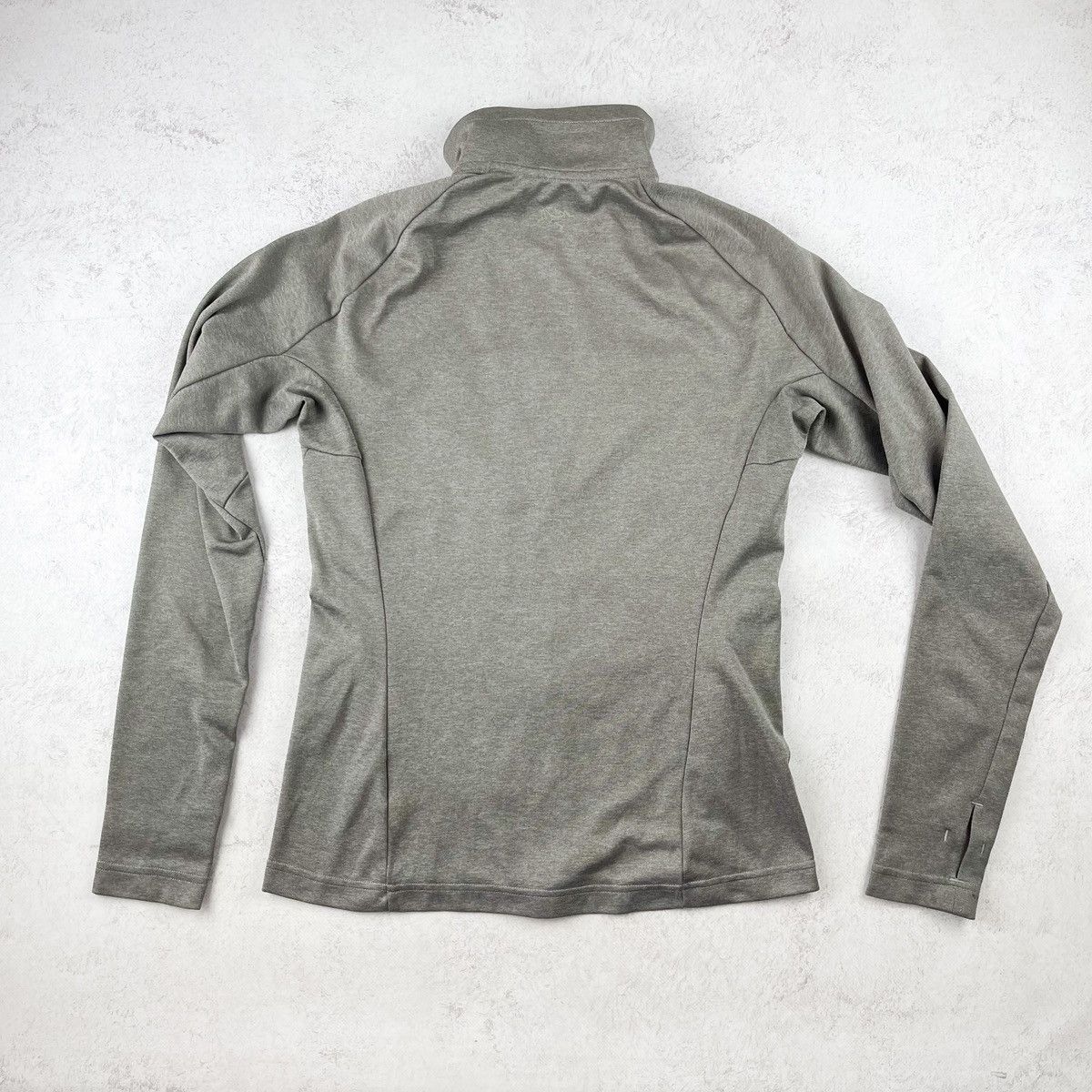 Arc'teryx Arc’teryx 2015 Taupe Gray Zip Up Lightweight Sweater Women’s Size S / US 4 / IT 40 - 6 Thumbnail
