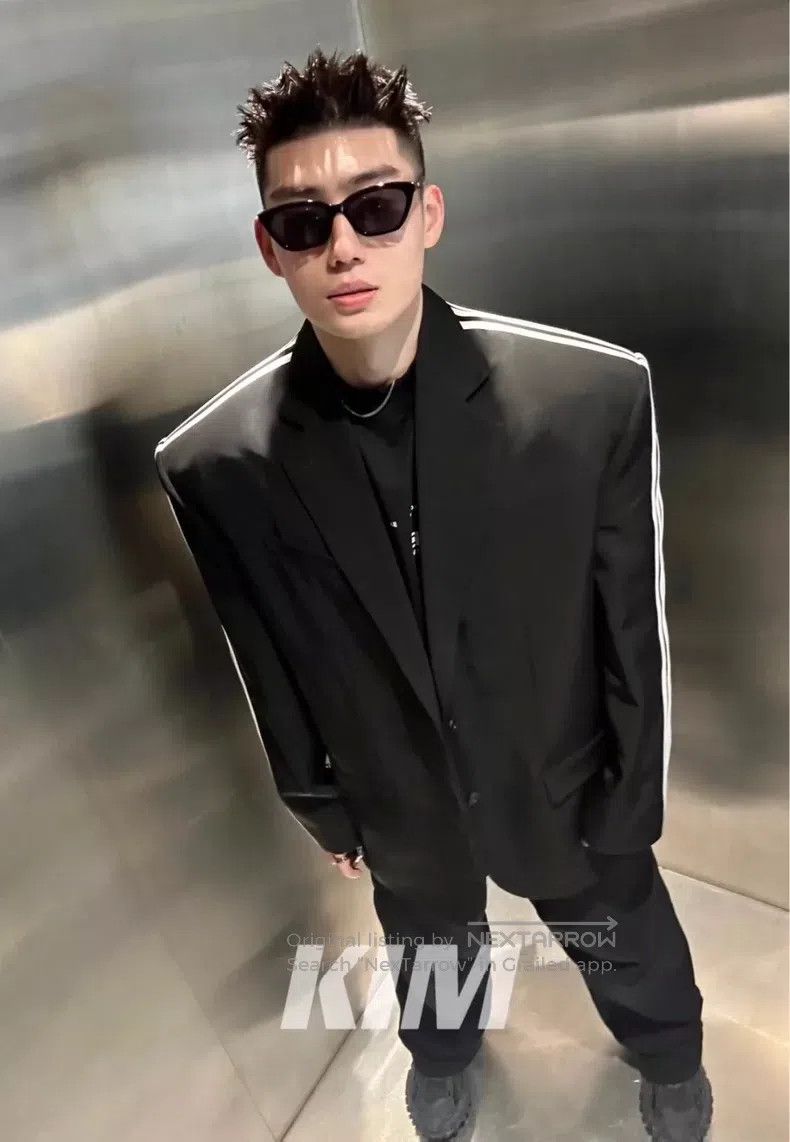 Balenciaga Balenciaga Striped Shoulder Padded Suit Jacket Size US XXS / EU 40 - 6 Thumbnail