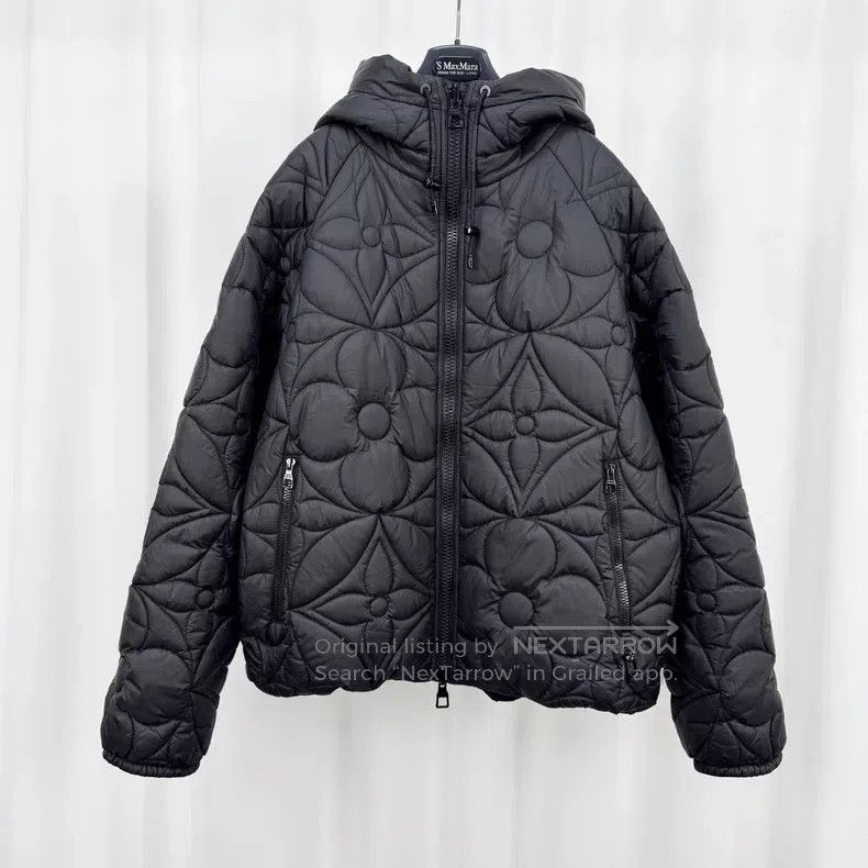 Louis Vuitton Louis Vuitton Embossed three-flower double-faced cotton-pa Size US L / EU 52-54 / 3 - 1 Thumbnail