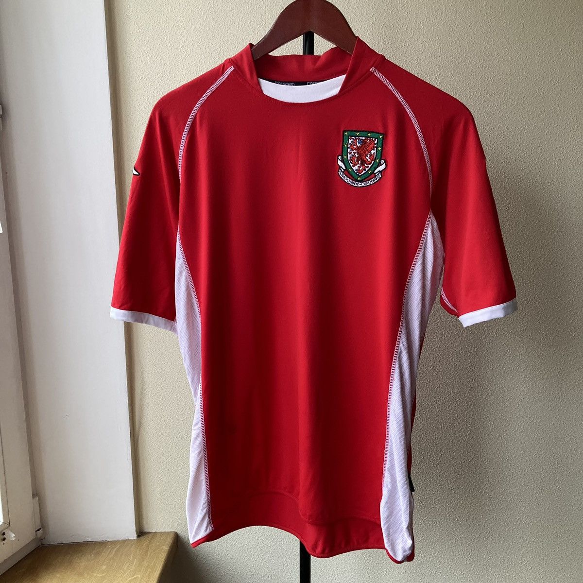 Vintage Wales 00s Kappa Jersey Blokcore Style Vintage Football Tee Size US L / EU 52-54 / 3 - 1 Thumbnail