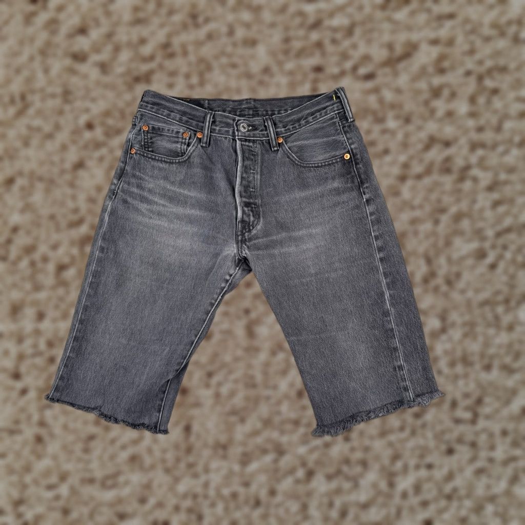 Levi's Levis Women’s Denim Shorts 32 Black Cutoff Button Fly 501 Cotton Blend 29x13 Shorts Size 24" / US 00 / IT 34 - 1 Thumbnail
