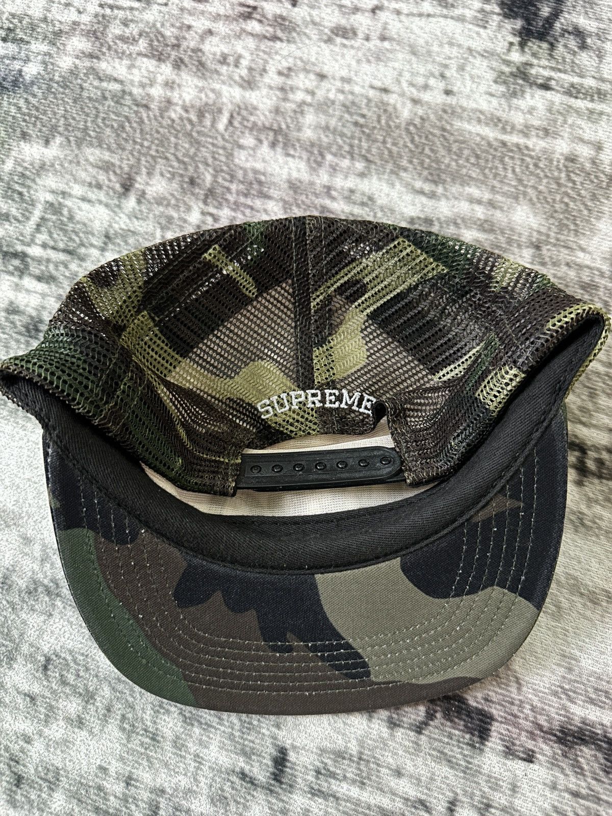 Supreme Supreme Og anti hero collab meshback Size ONE SIZE - 2 Thumbnail