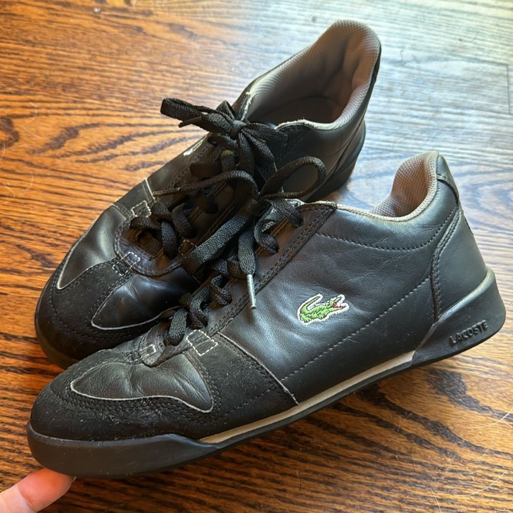 Lacoste Lacoste black leather/suede lace up low top embroidered log Size US 8 / EU 41 - 2 Thumbnail