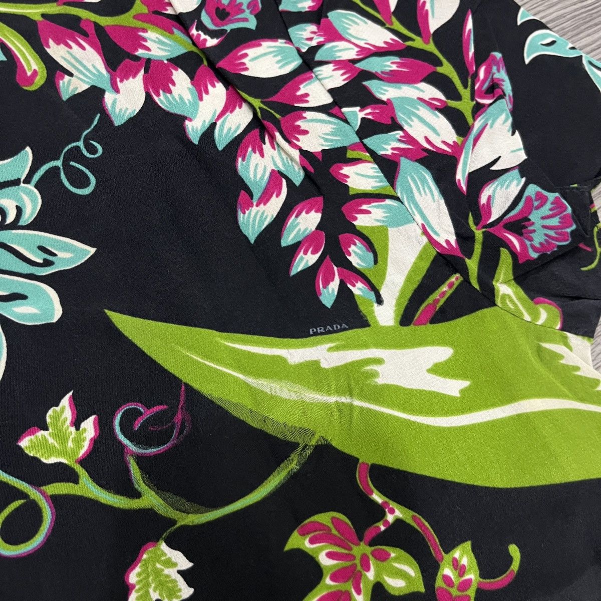 Prada Prada 2010s Floral Print Silk Top Blouse Designer Size XS / US 0-2 / IT 36-38 - 5 Thumbnail