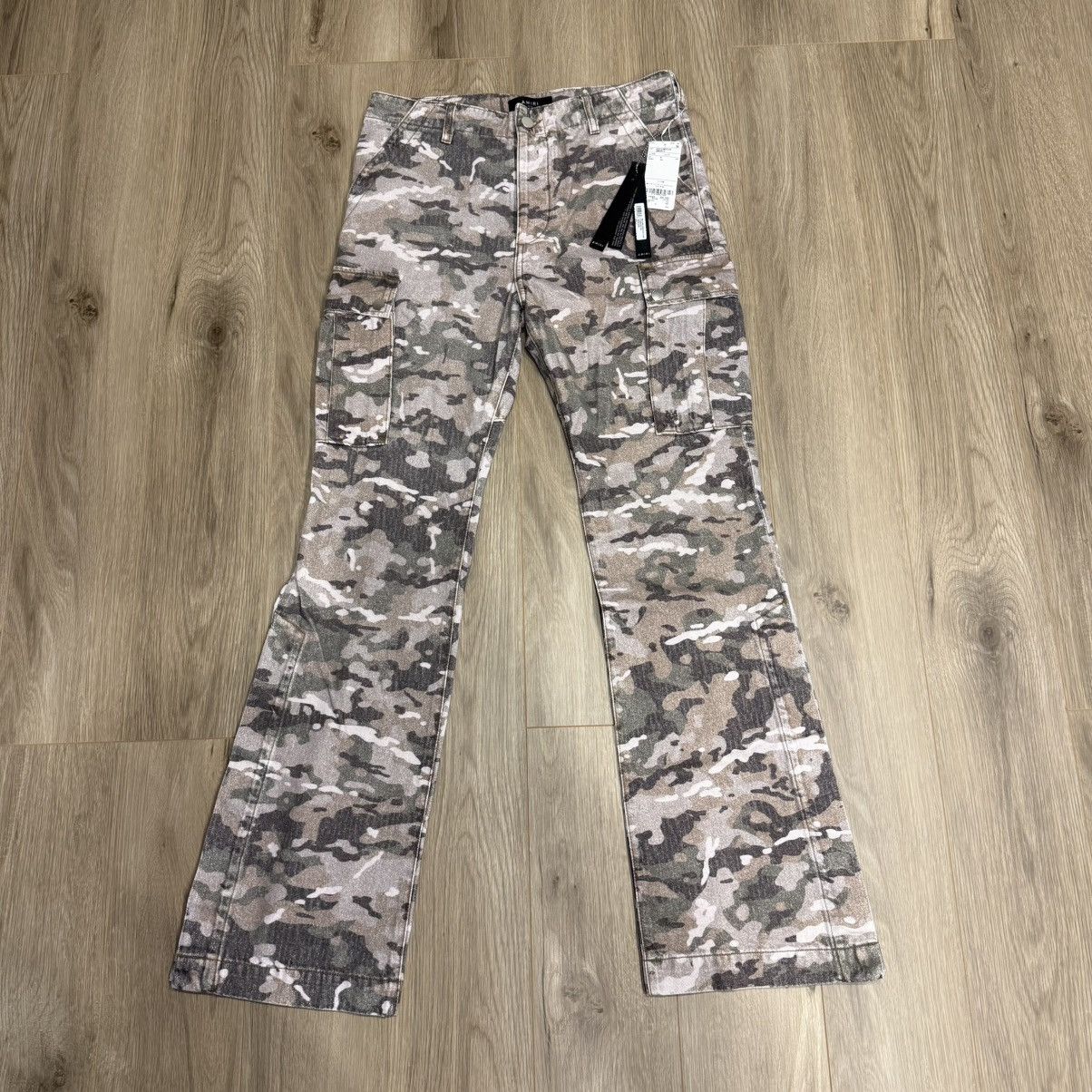 【新品】AMIRI M65 CAMO CARGO KICK FLARE 31 Amiri AMIRI M65 CAMO CARGO KICK FLARE 31 | Grailed