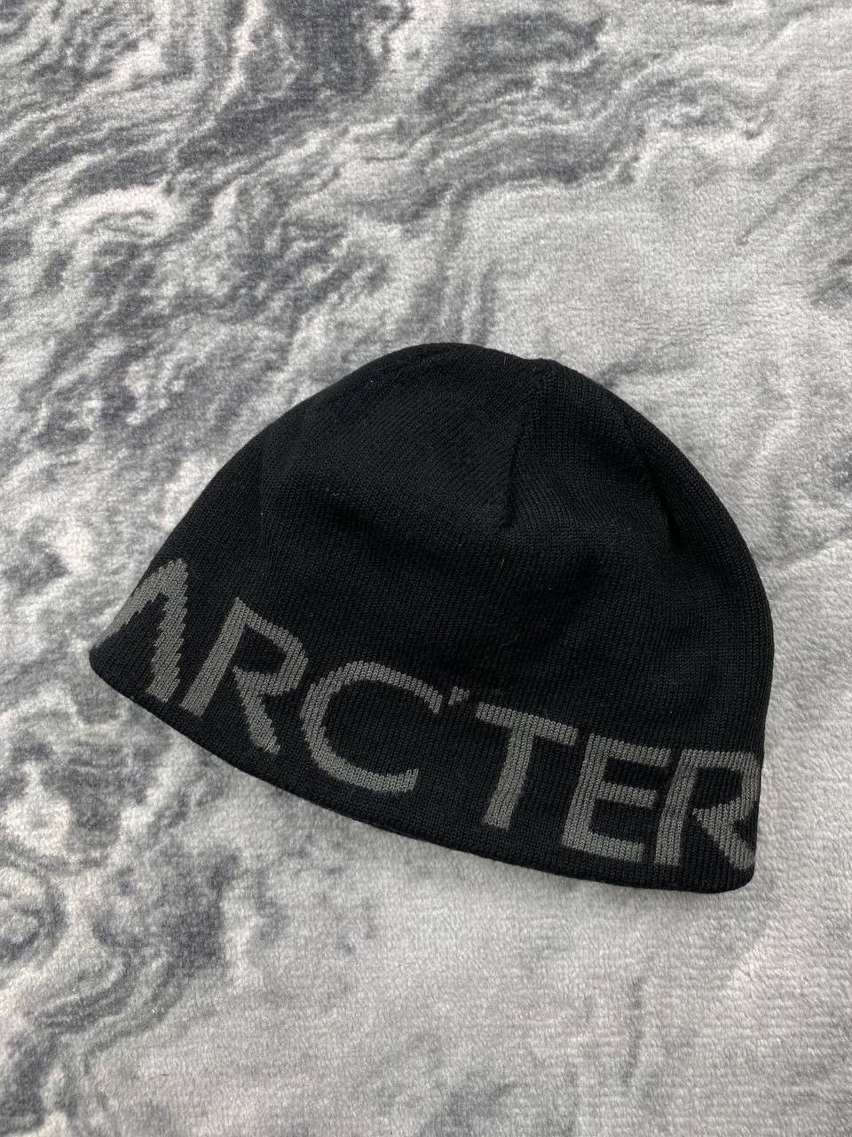 Arc'teryx Black/Arctic Silk Satoro Merino Toque | Grailed