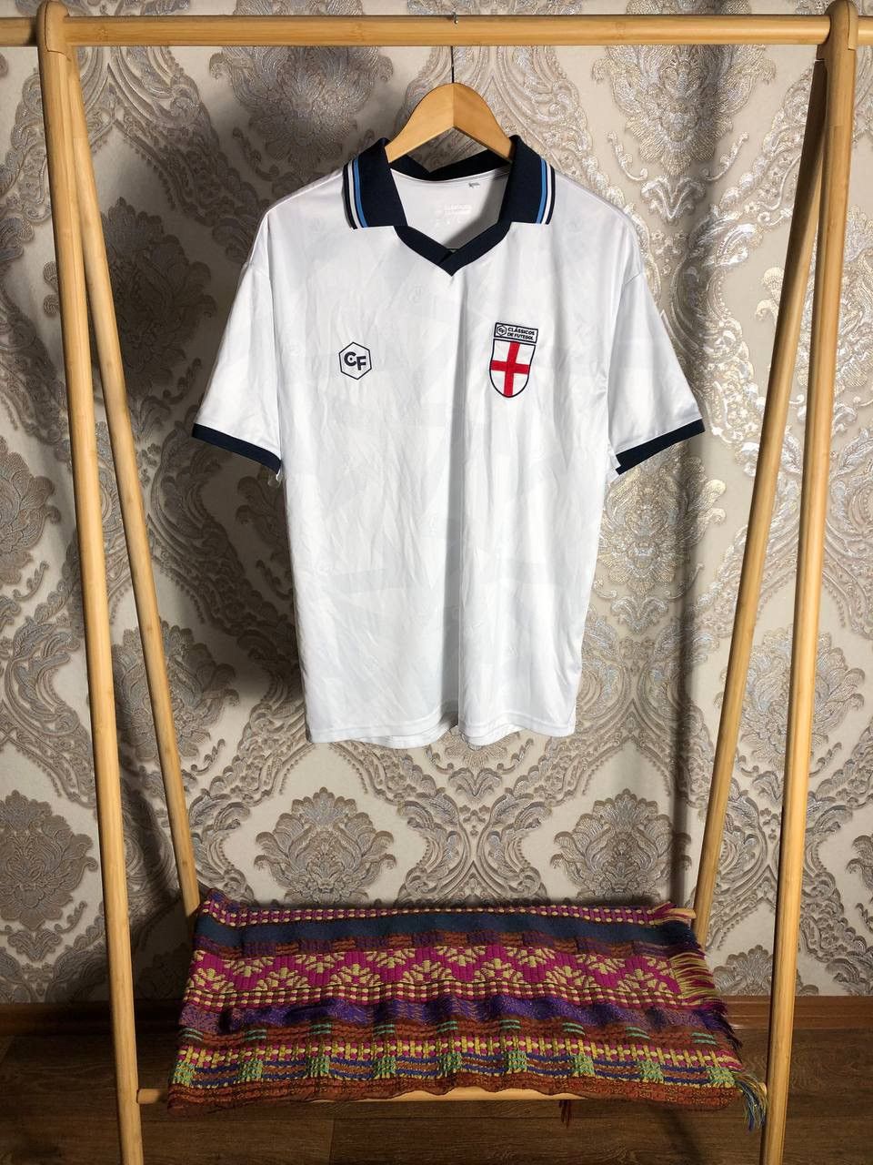Vintage VERY RARE ENGLAND RETRO CLASSICOS DE FUTEBOL JERSEY Y2K 90s Size US M / EU 48-50 / 2 - 1 Thumbnail