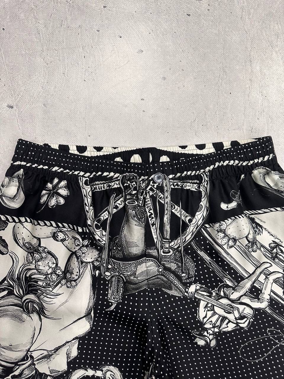 Dolce & Gabbana Dolce & Gabbana Silk Printed Trousers Size 46 Made in Italy Size US 32 / EU 48 - 13 Thumbnail