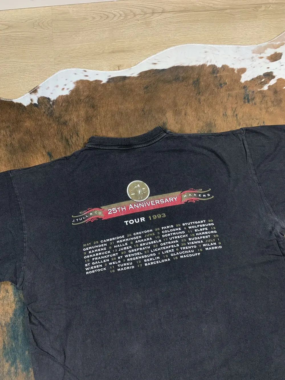 Band Tees × Vintage Vintage 1993 Jethro Tull 25th Anniversary Tour Tee T Shirt Size US XL / EU 56 / 4 - 5 Thumbnail