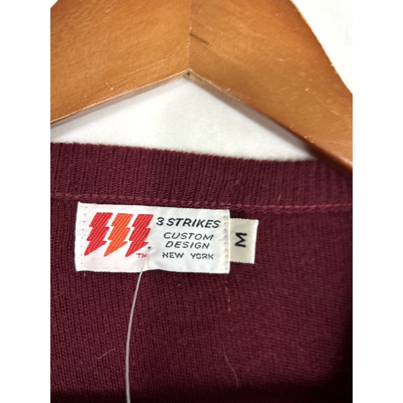 Vintage VINTAGE 3 Strikes Mens Sweater V-Neck Pullover Long Sleeve Red M Chest 20” Length 29” Maroon Size US M / EU 48-50 / 2 - 6 Thumbnail