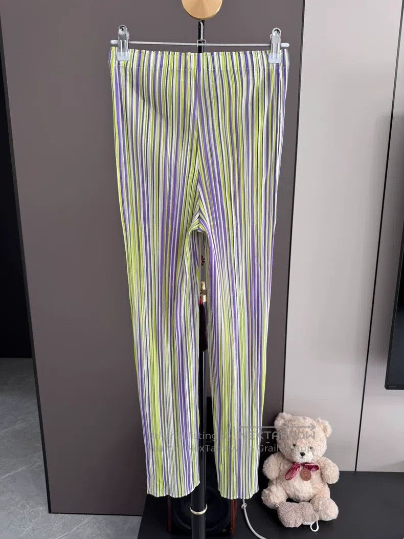 Issey Miyake Issey Miyake Vertical Striped Slim Straight Pants Size 25" / US 0 / IT 36 - 2 Thumbnail