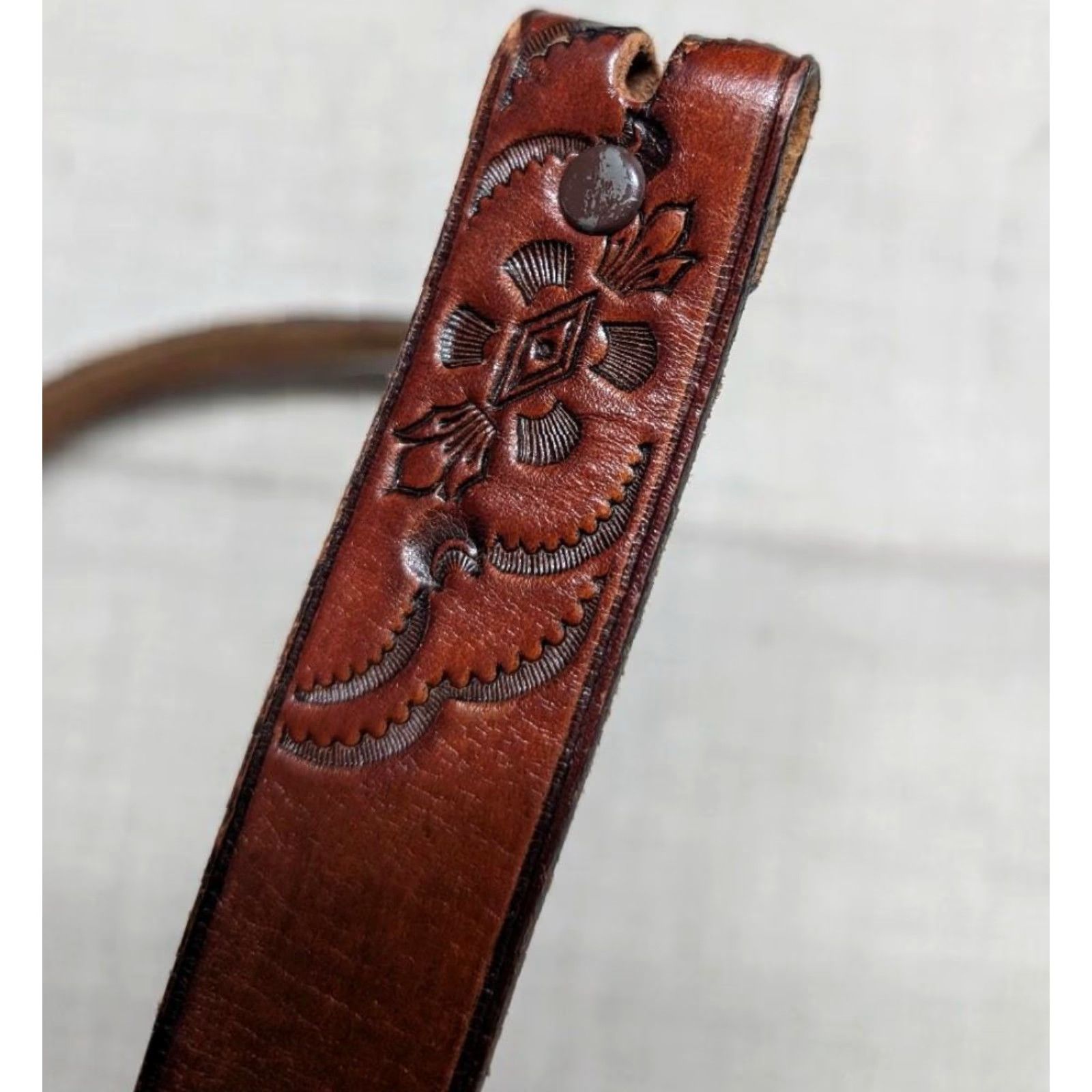 Vintage VINTAGE Handcrafted western belt - Tooled brown cowhide leather belt with buckle snaps, 1-1/4" width, size 28, men, Regular Size 28 - 4 Thumbnail
