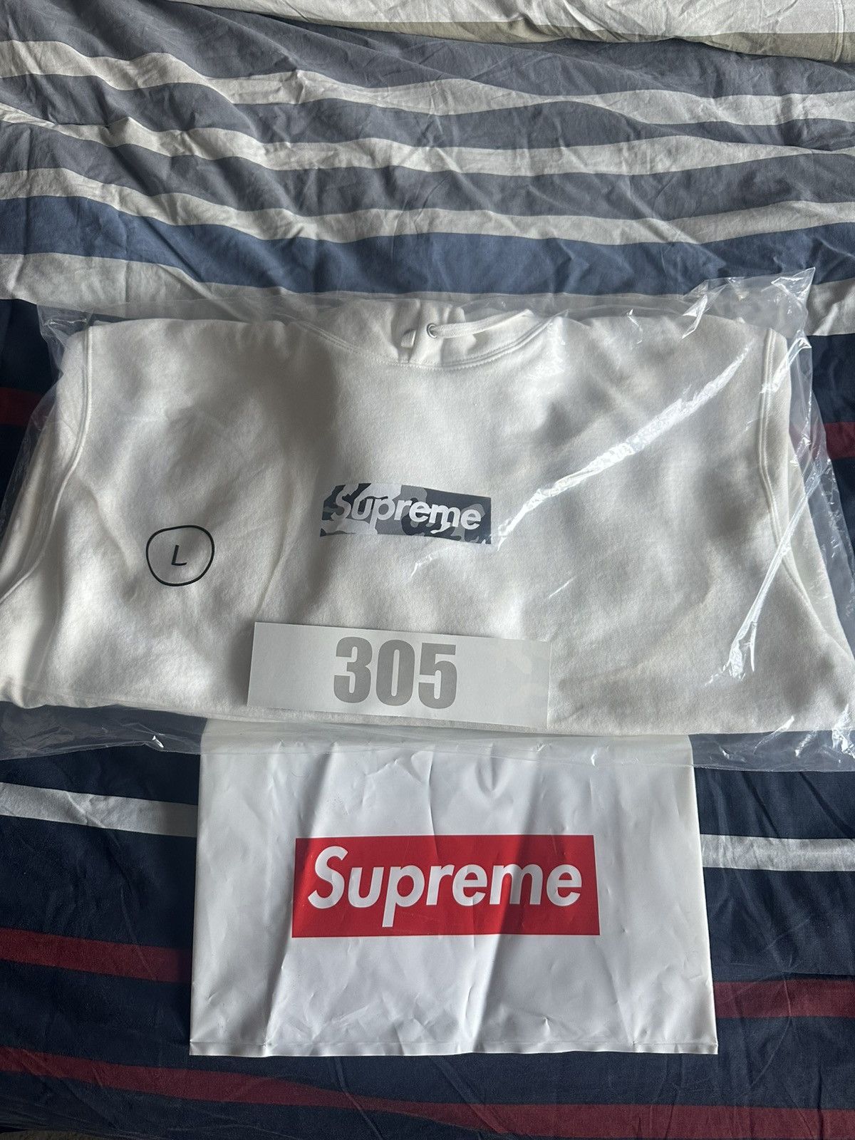 Supreme Miami Exclusive Box Logo Hooded Sweatshirt White Size US L / EU 52-54 / 3 - 2 Thumbnail