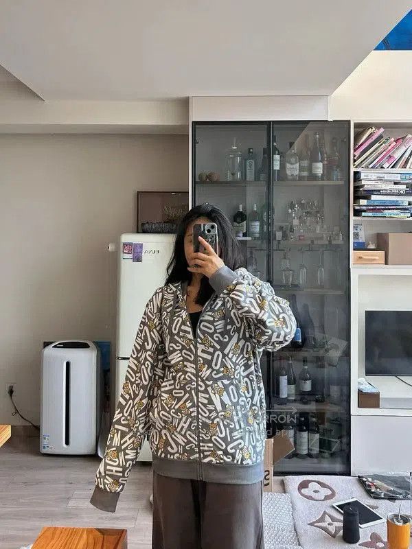 Moschino Moschino Gray Logo Printed Long Sleeve Hoodie . Size US XL / EU 56 / 4 - 5 Thumbnail