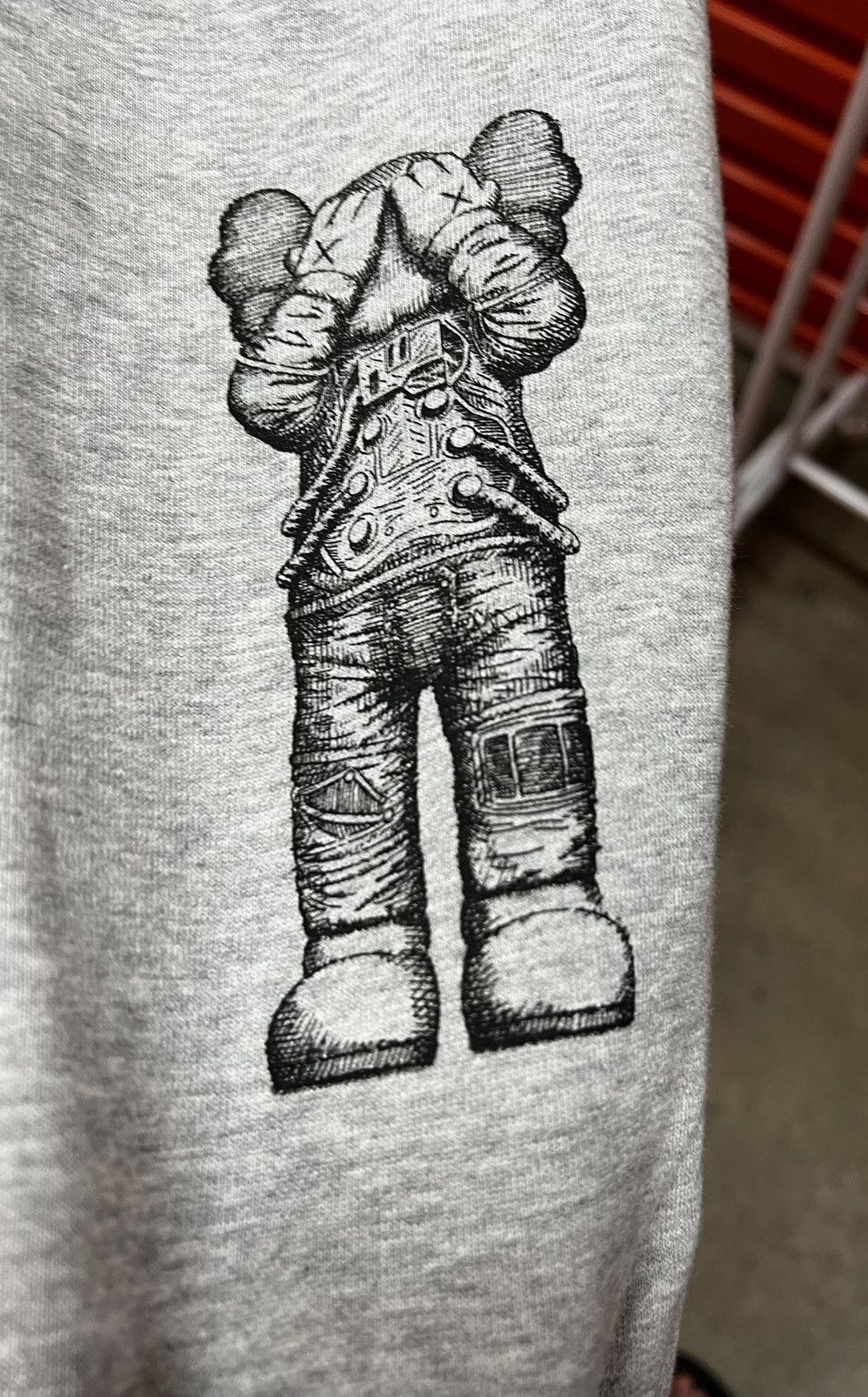 Andy Warhol × Kaws × Uniqlo Kaws Companion Andy Warhol Uniqlo Grey Sweatpants size XS Size US 28 / EU 44 - 6 Thumbnail