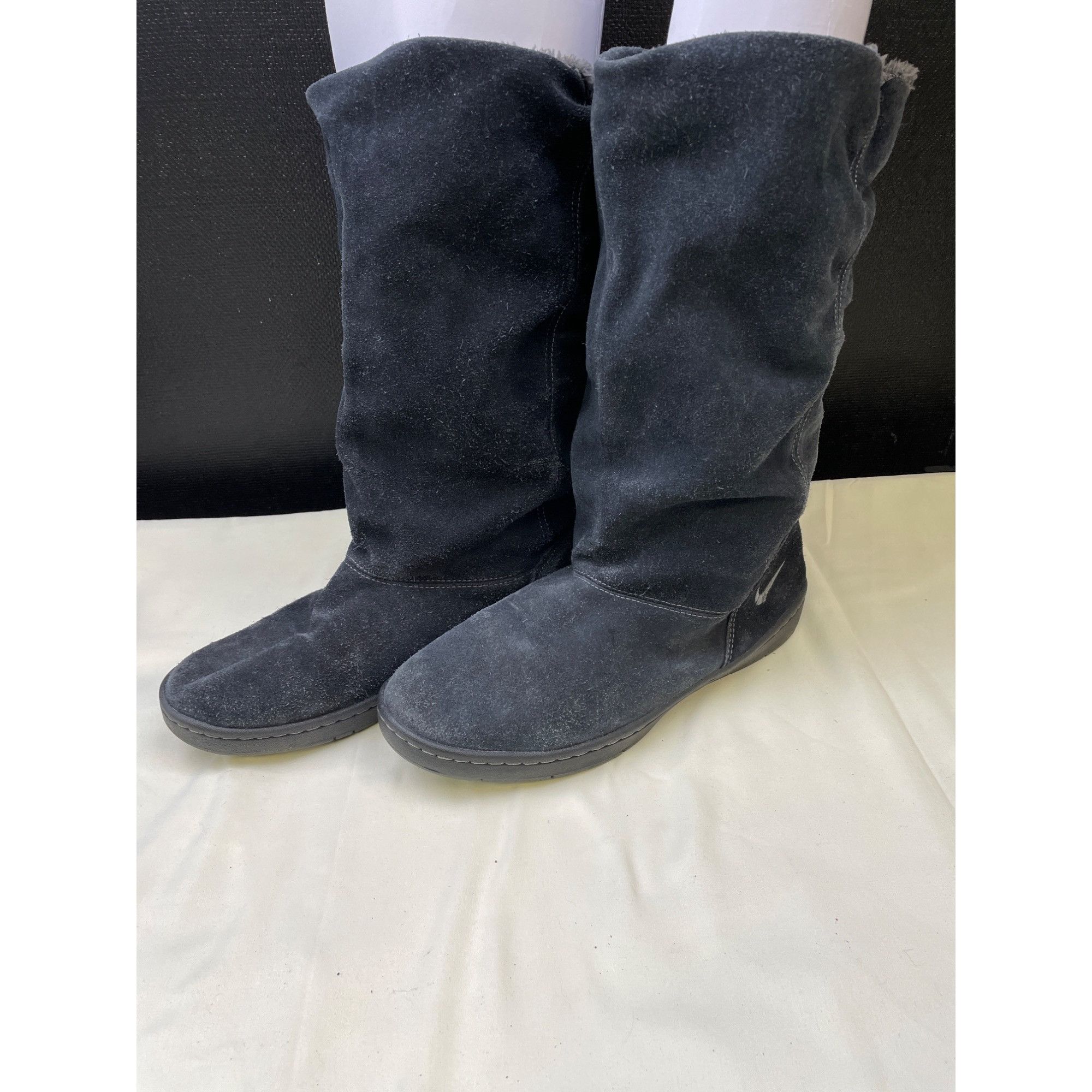 Nike Nike Women's Black Suede Boots/ Shoes Zip up Size 8.5 SKU 57 Size US 8.5 / IT 38.5 - 2 Thumbnail