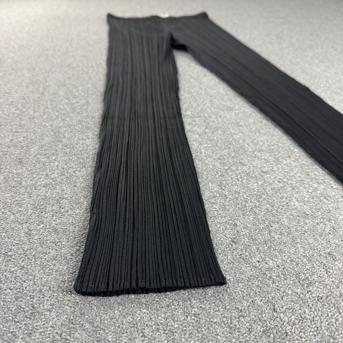 Pleats Please Issey Miyake Pleats Please - Issey Miyake - Black Pleated Trouser Size 24" / US 00 / IT 34 - 3 Thumbnail