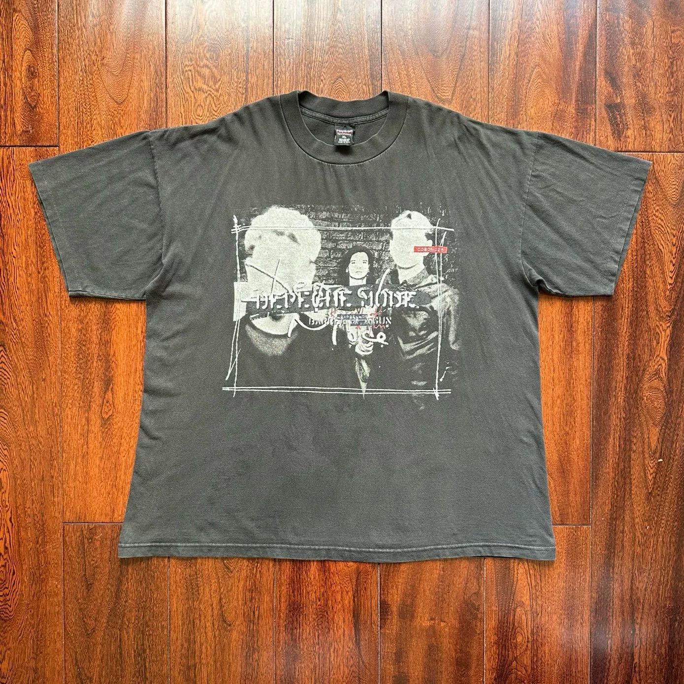 Vintage Vintage 1997 Depeche Mode Tee Size US M / EU 48-50 / 2 - 1 Thumbnail