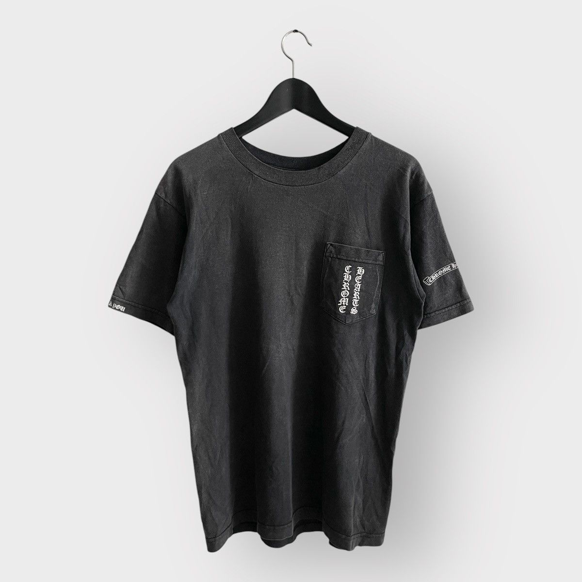 Chrome Hearts 2000s Chrome Hearts Scripts Jumbo Scroll Logo Tee Size US M / EU 48-50 / 2 - 2 Thumbnail