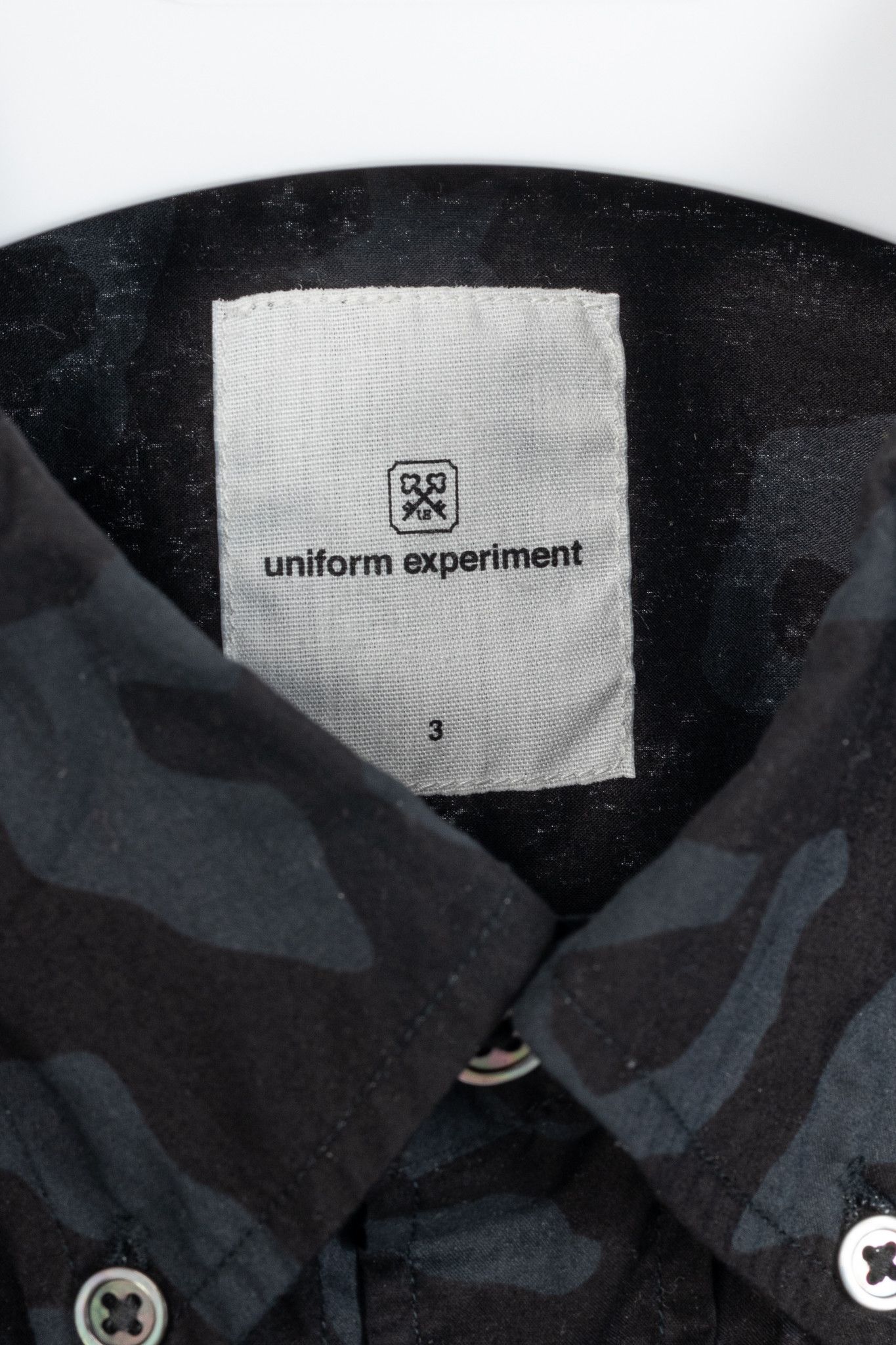 uniform experiment uniform experiment SS15 Black Big Leopard Star B.D Shirt Size US L / EU 52-54 / 3 - 4 Thumbnail