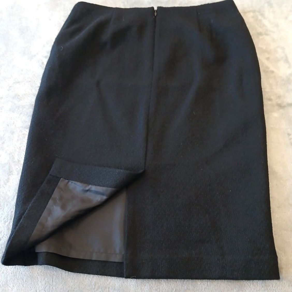 Talbots Talbots Skirt 6 Black Knee Length Lined Slit Knit Wool Blend Wool Polyester Pencil Women Regular Vinyl? Size 28" / US 6 / IT 42 - 6 Thumbnail