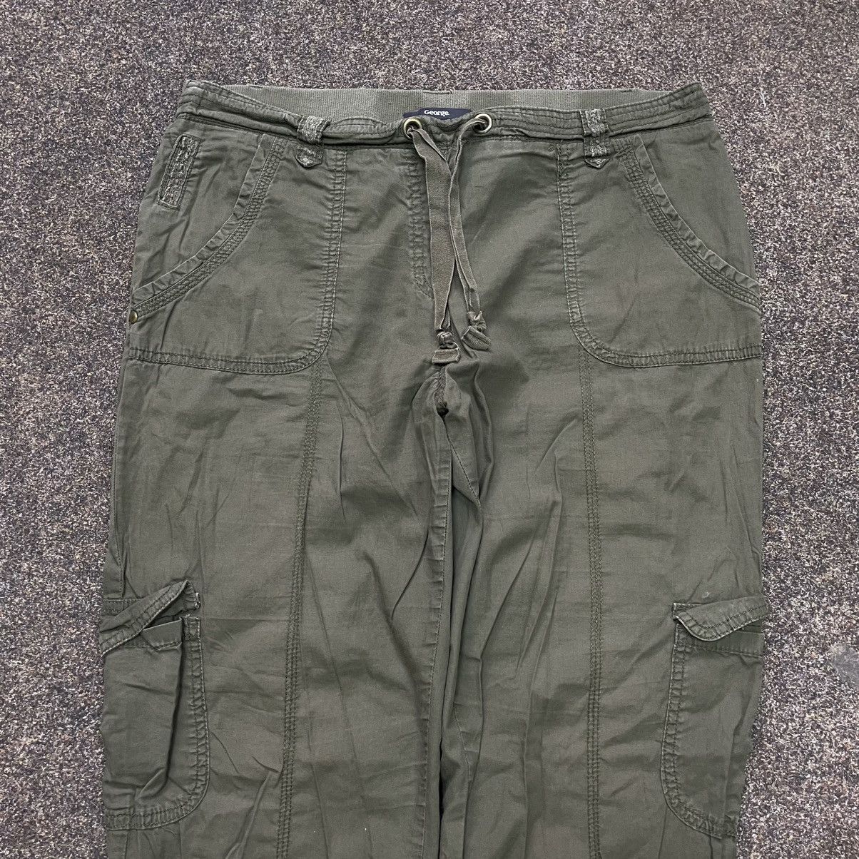 Vintage Vintage Y2K Baggy Cargo Pants Olive Green Workwear Faded L Size 32" / US 10 / IT 46 - 4 Thumbnail