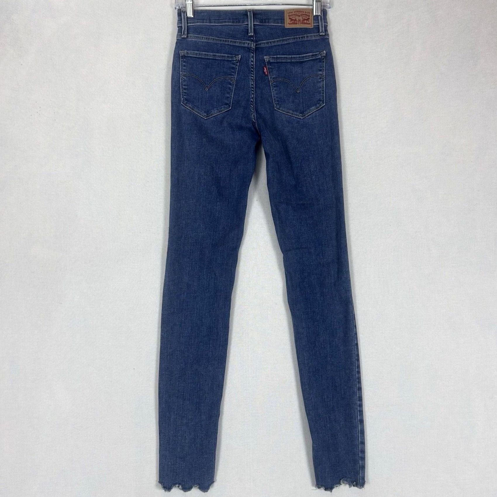 Levi's Levi's 720 High Rise Super Skinny Jeans Womens Size 26 Medium Wash Blue Denim Jeans Slim 31in Inseam Mens? No, Womens Size 26" / US 2 / IT 38 - 6 Thumbnail