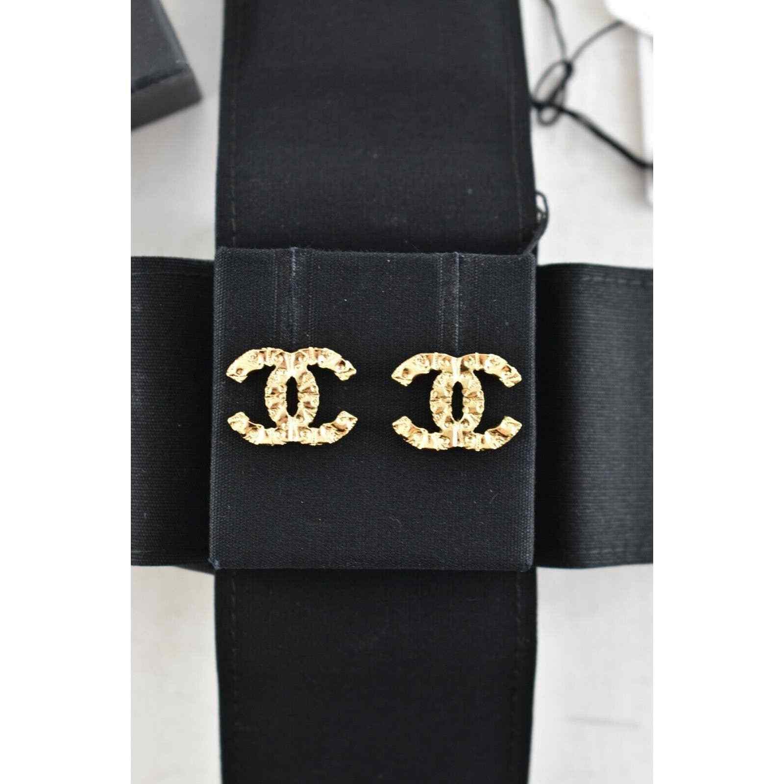 Chanel Chanel Gold Interlocking Hammered Drop Statement Earrings Size ONE SIZE - 6 Thumbnail