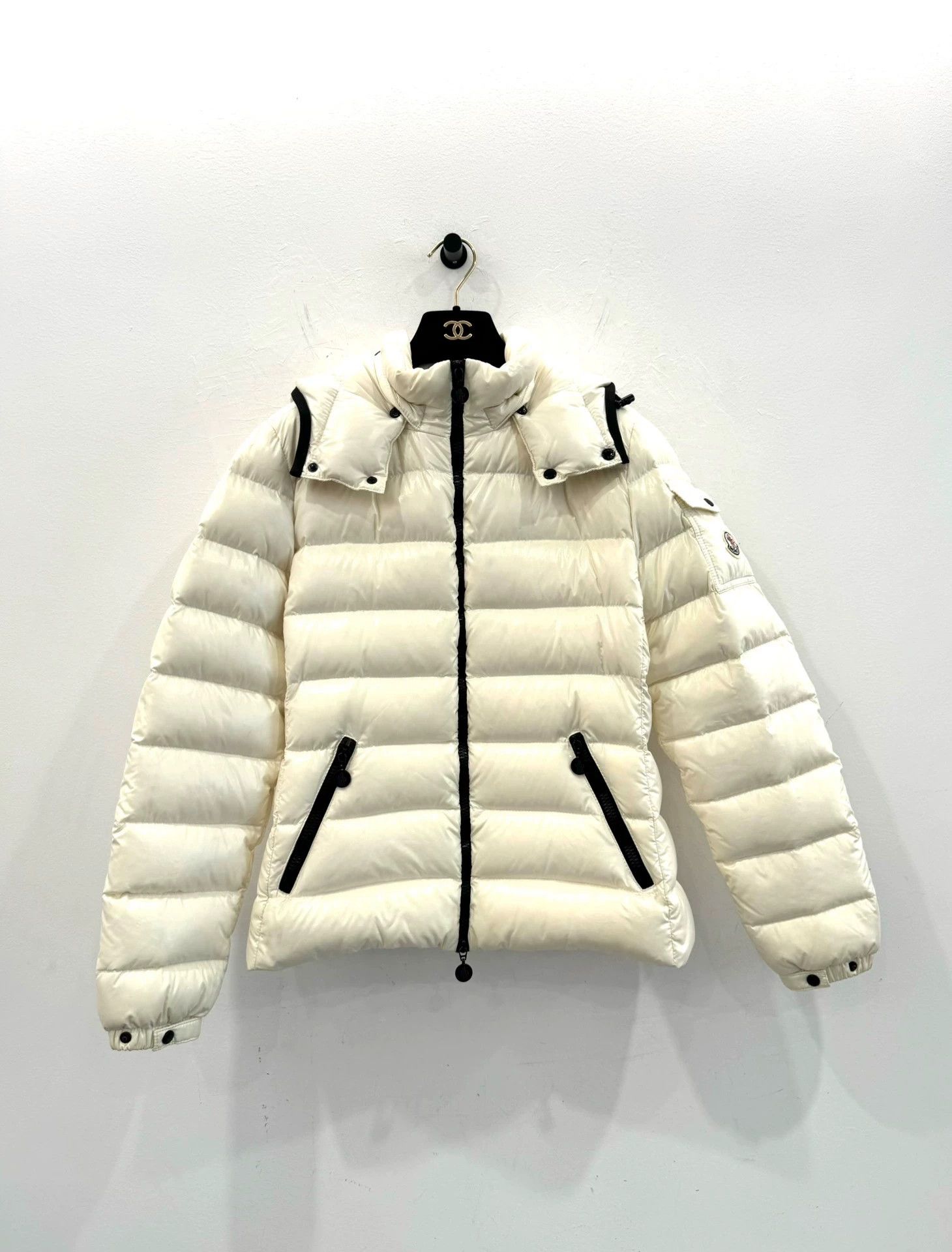 Moncler Moncler Bady White Women's Down Jacket Size M / US 6-8 / IT 42-44 - 1 Thumbnail