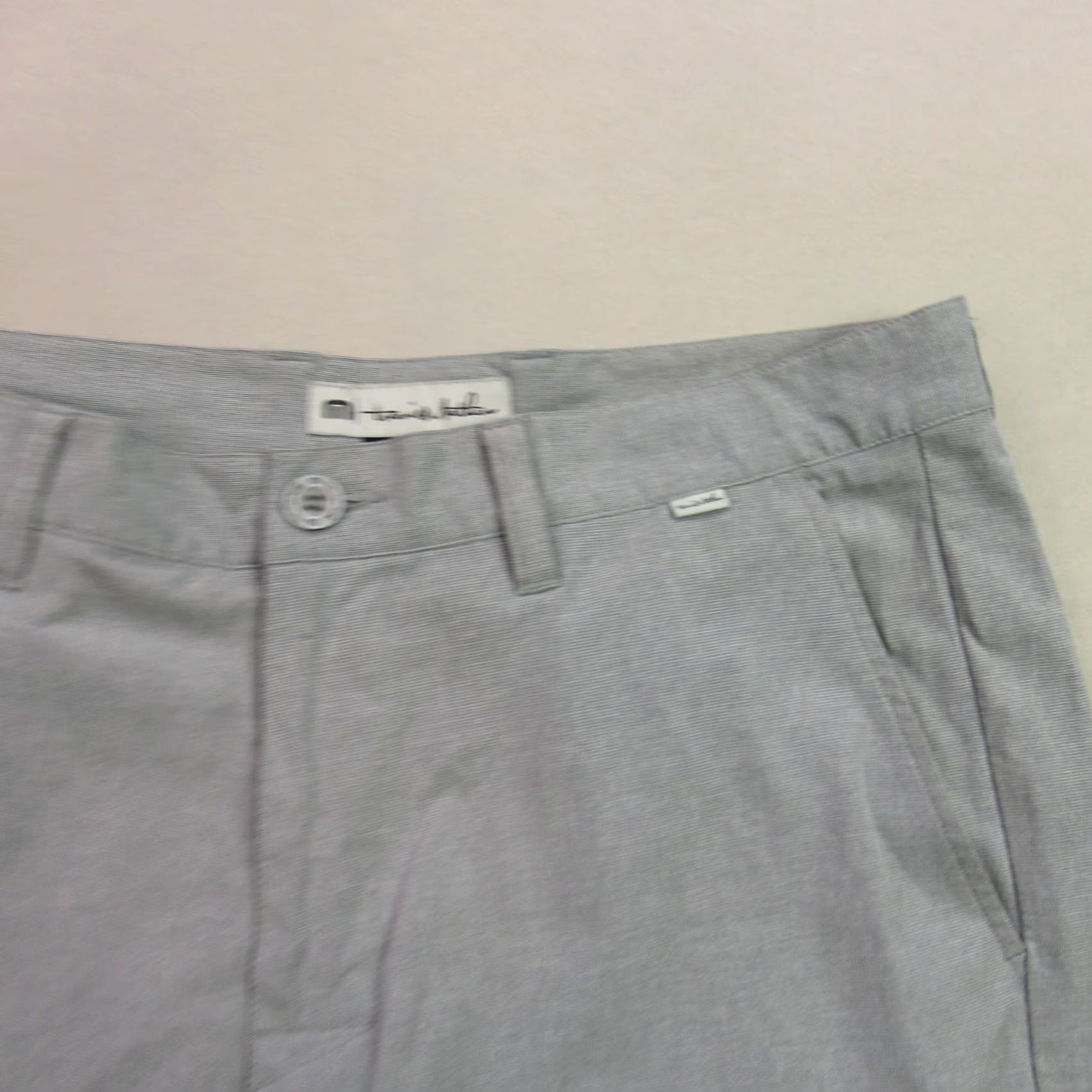 TravisMathew Travis Mathew Chino Shorts Mens 34 Gray Lightweight Casual Pockets Button Size US 34 / EU 50 - 2 Thumbnail