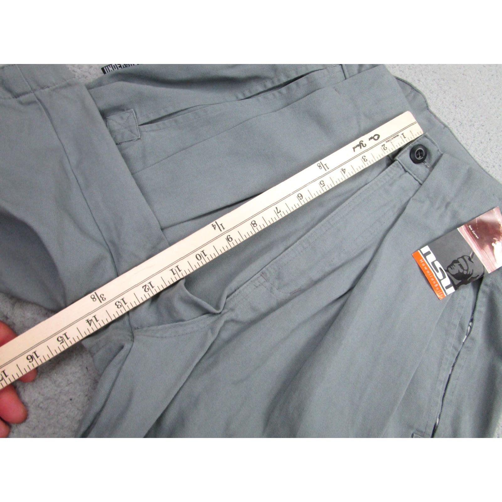 Vintage VINTAGE NSU North Shore Underground Shorts Mens 24 Gray Pleated Hawaii Built 1990s Casual Cotton 12in Inseam Mens Size US 27 - 6 Thumbnail