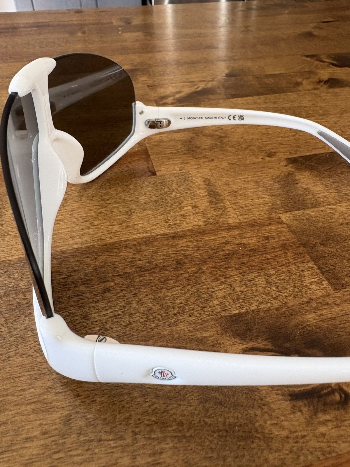 Moncler Shield Sunglasses Size ONE SIZE - 4 Thumbnail