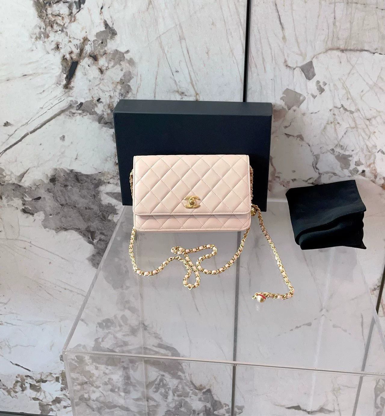 Chanel Pre-loved Bag Very good condition Size ONE SIZE - 1 Thumbnail