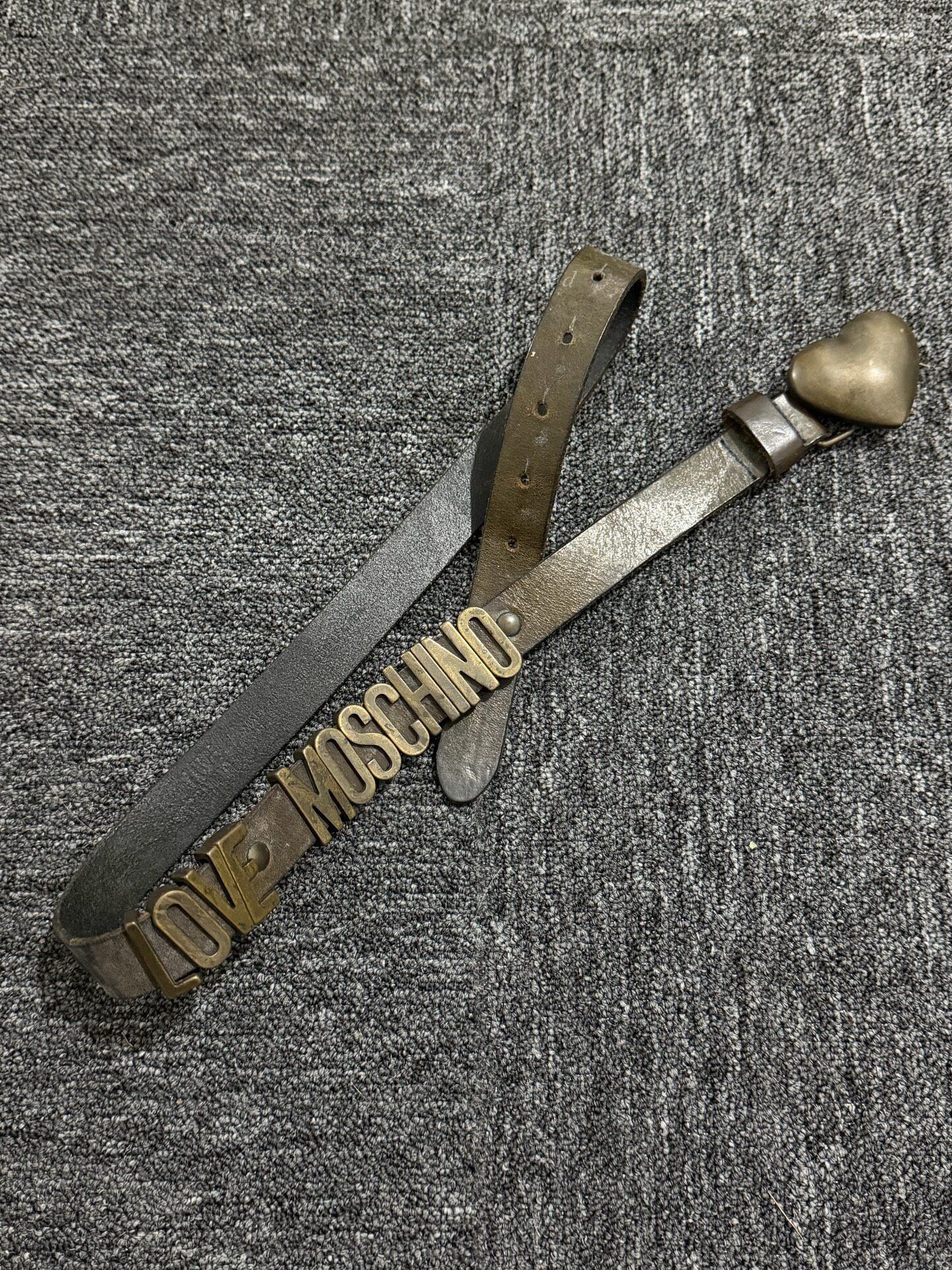 Moschino Moschino Vintage Bronze Heart Slogan Belt Size ONE SIZE - 1 Thumbnail